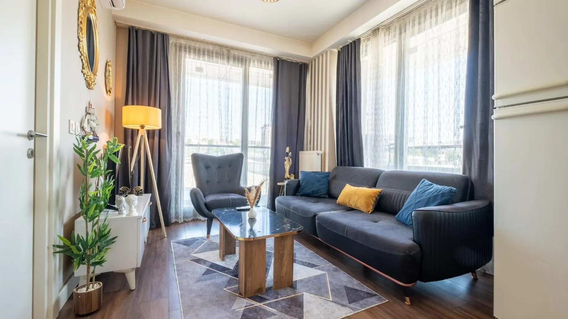 Elara Pera Hotel location